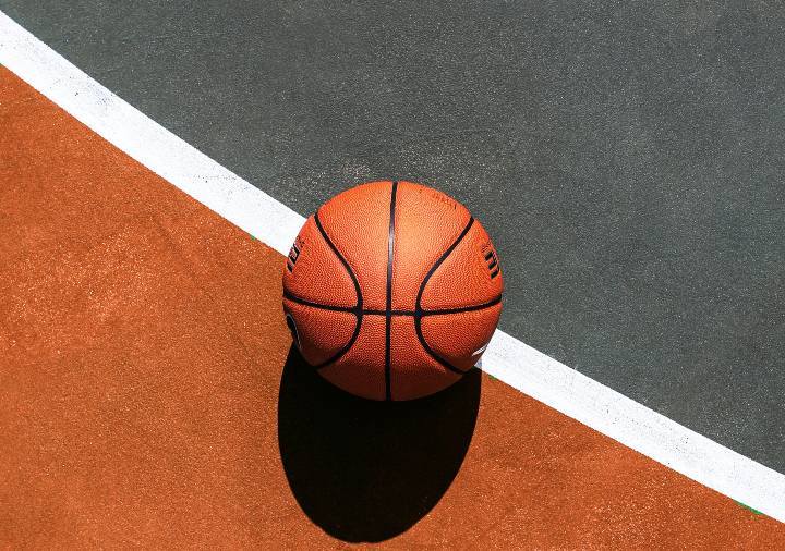 king of the court basketball on outdoor court