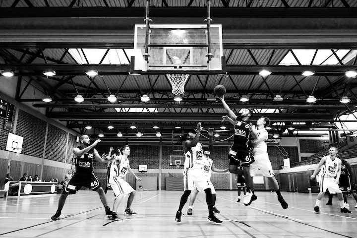 pivot-foot-traveling-basketball pivot-foot-traveling-basketball